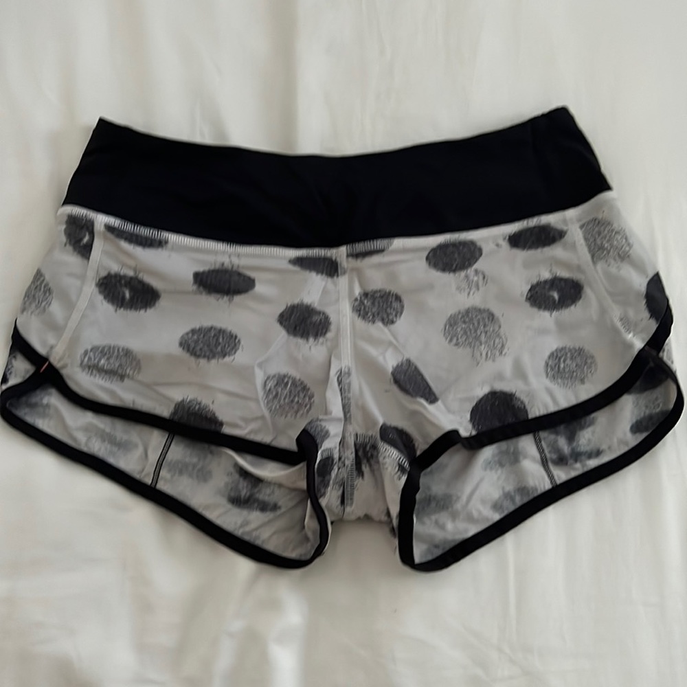 Lululemon Speed Shorts black and white, polka dot
